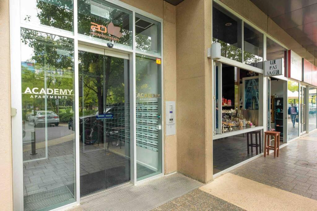 City Apartment, Pool & Carpark أدليد المظهر الخارجي الصورة
