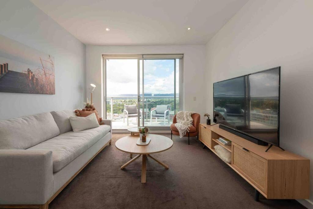 City Apartment, Pool & Carpark أدليد المظهر الخارجي الصورة