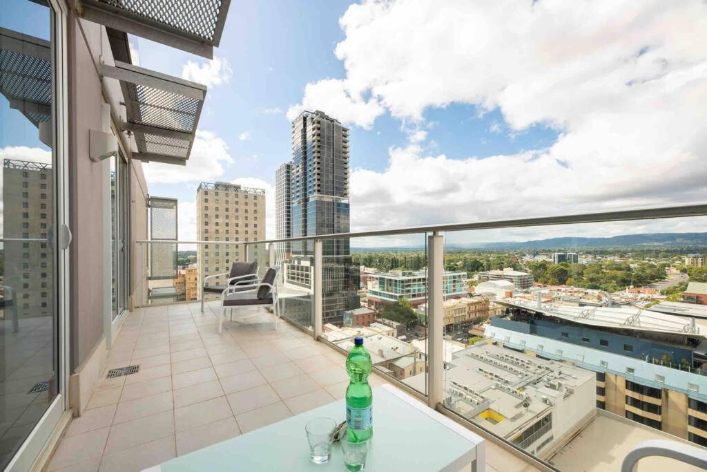 City Apartment, Pool & Carpark أدليد المظهر الخارجي الصورة